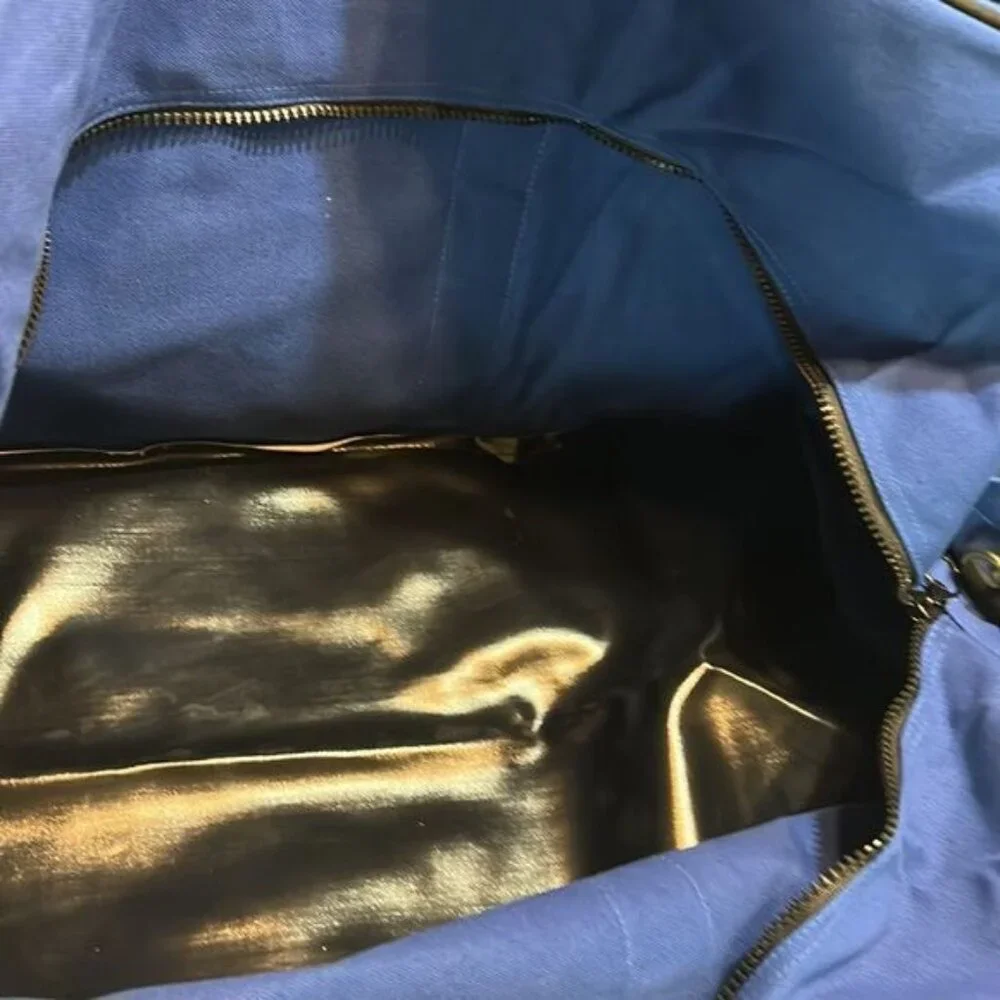 High Sierra Blue Canvas Duffle Bag With Black Straps & Zipper Closure - Picture 3 of 5